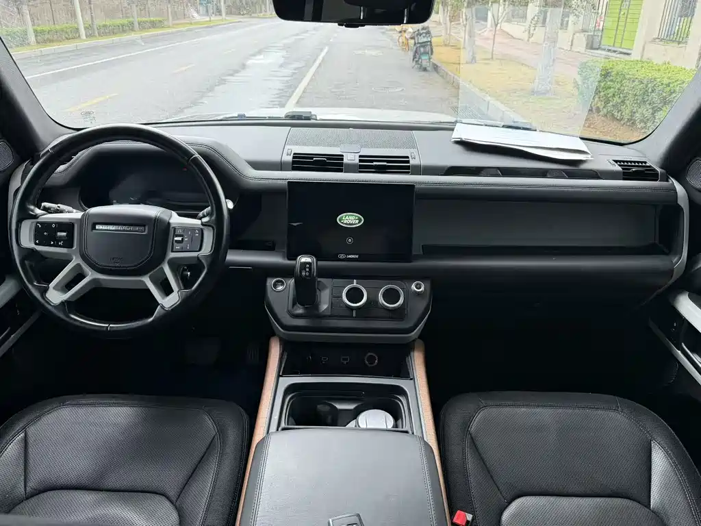 Land Rover Defender — миниатюра 5