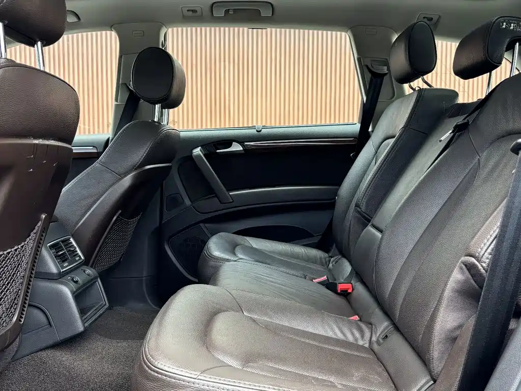 Audi Q7 — миниатюра 10
