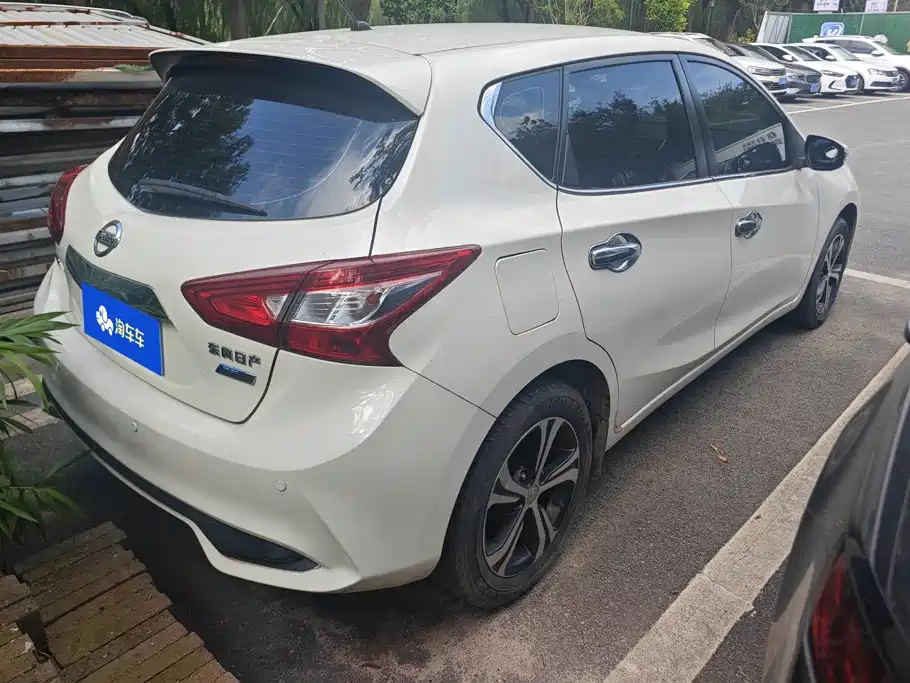 Nissan Tiida — миниатюра 3