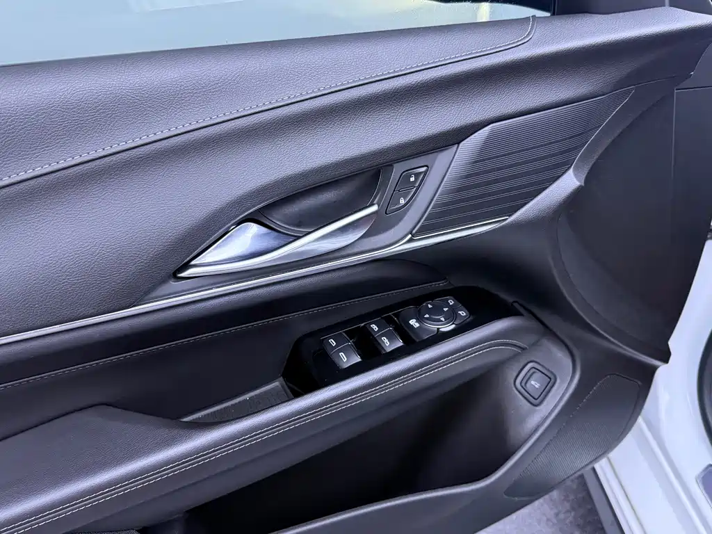 Cadillac CT4 — миниатюра 15