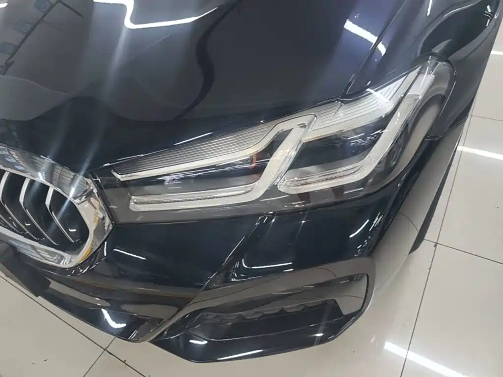 BMW 5 Series — миниатюра 24