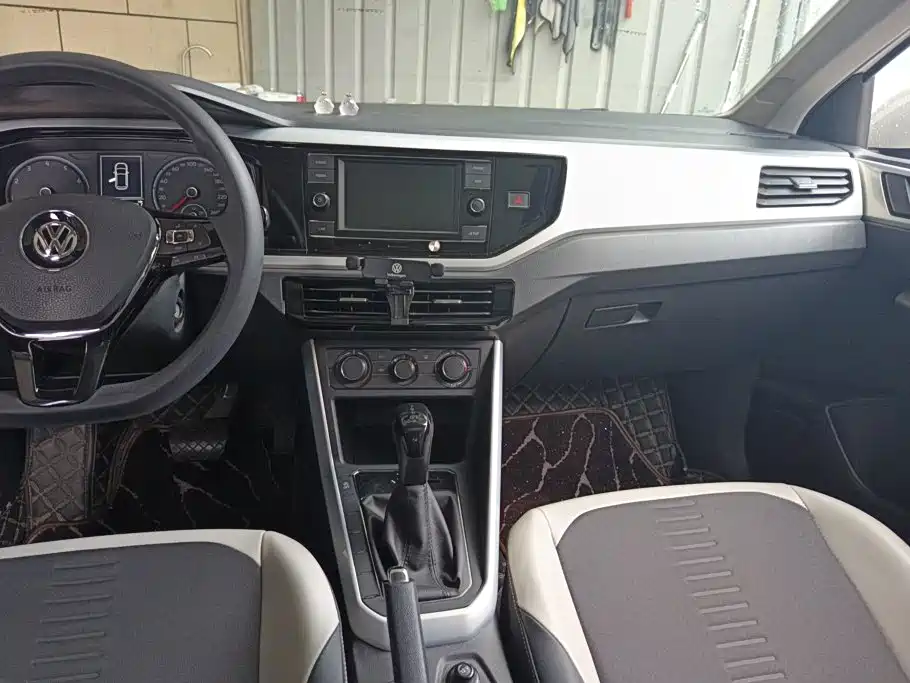 Volkswagen Polo — миниатюра 13