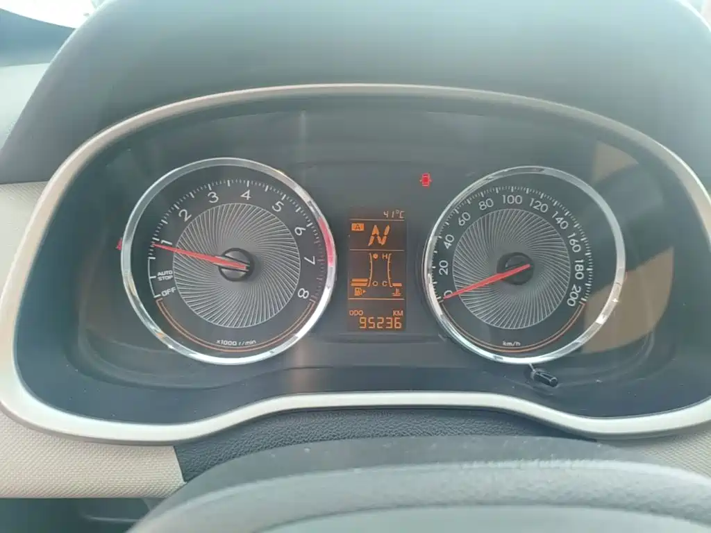Chevrolet Sail — миниатюра 12