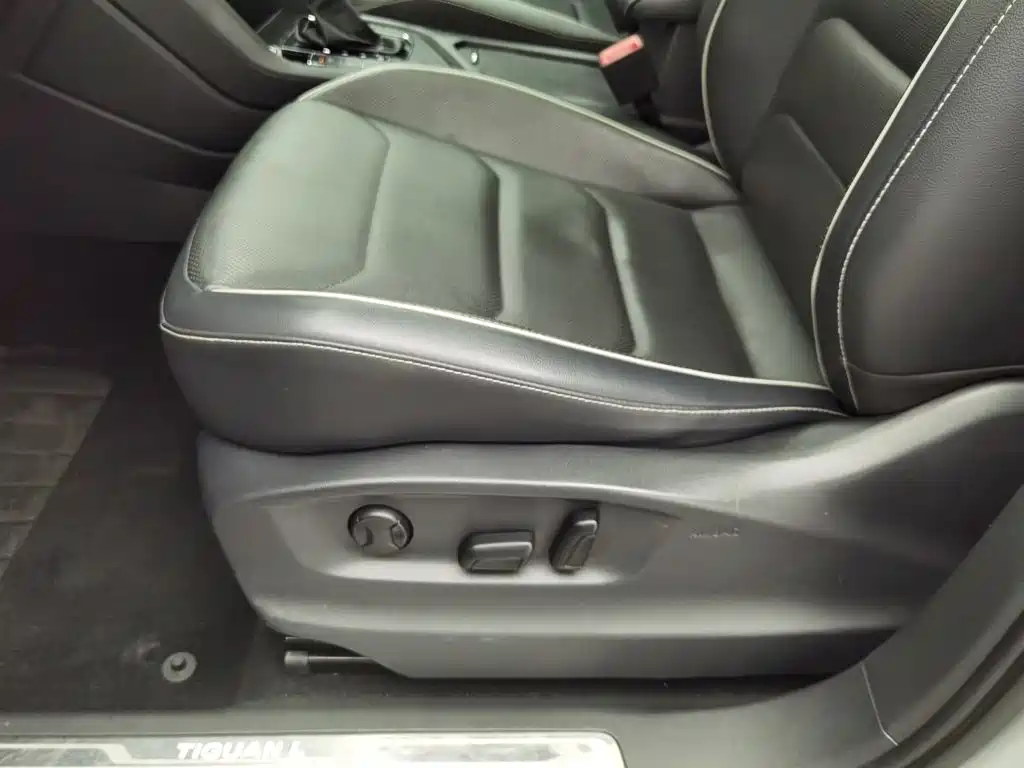 Volkswagen Tiguan L — миниатюра 20