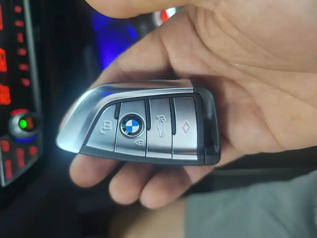 BMW 5 Series — миниатюра 9