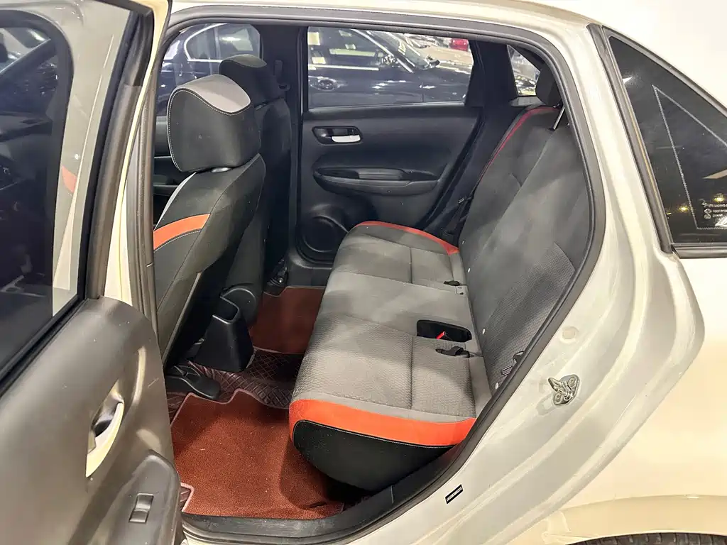 Honda Fit — миниатюра 6