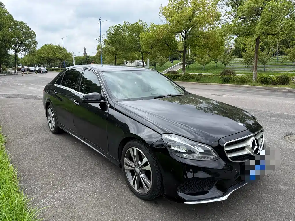 Mercedes-Benz E-Class — миниатюра 2