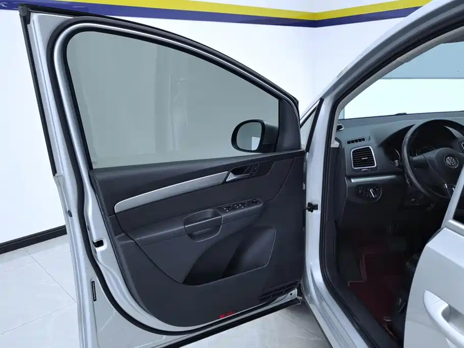Volkswagen Sharan — миниатюра 7