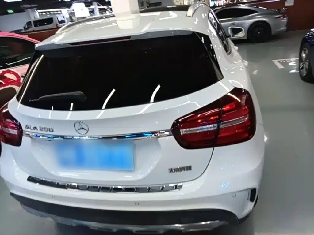 Mercedes-Benz GLA — миниатюра 6