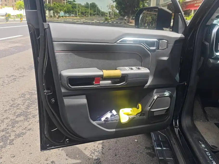 JETOUR Traveller 2023 2.0T