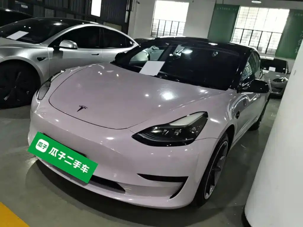 Tesla Model 3 — миниатюра 2
