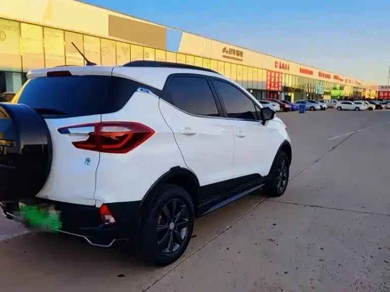 BYD Yuan EV — миниатюра 4