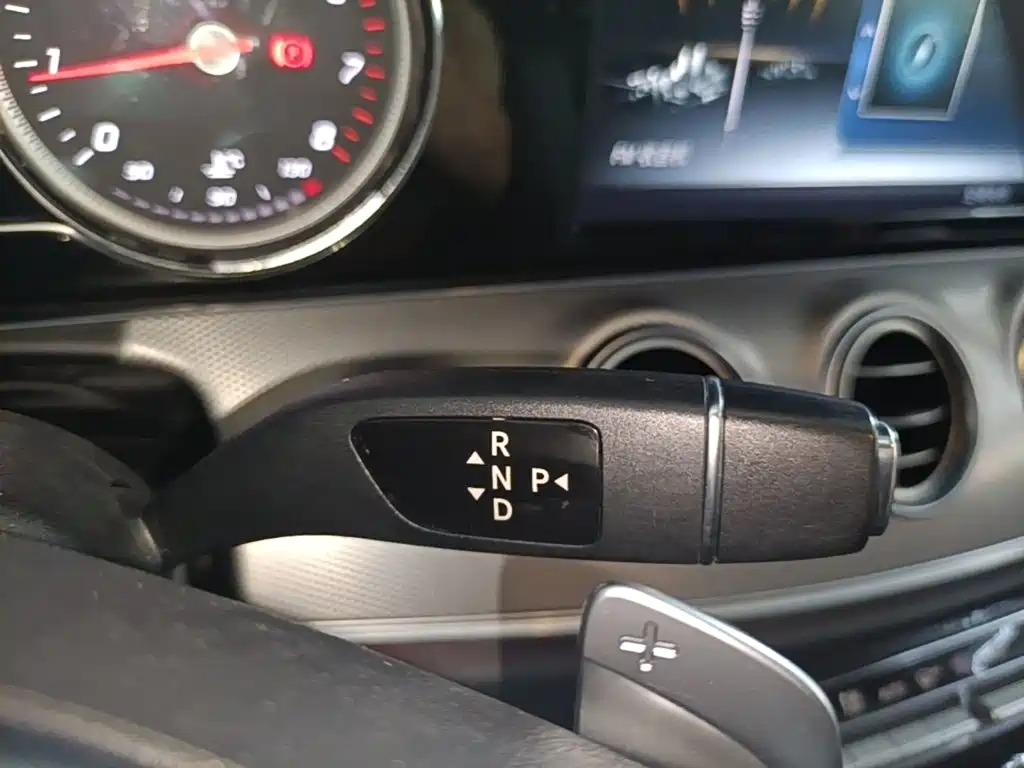 Mercedes-Benz E-Class — миниатюра 14