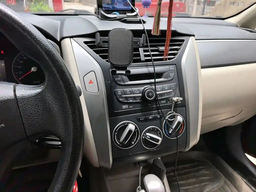 Venucia R50 — миниатюра 6