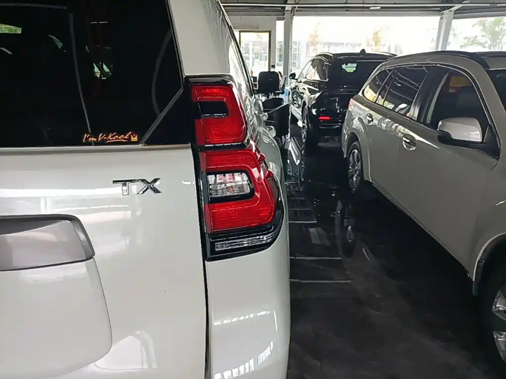 Toyota Prado — миниатюра 8