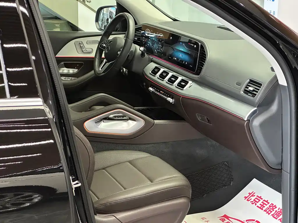 Mercedes-Benz GLE (Import) — миниатюра 13