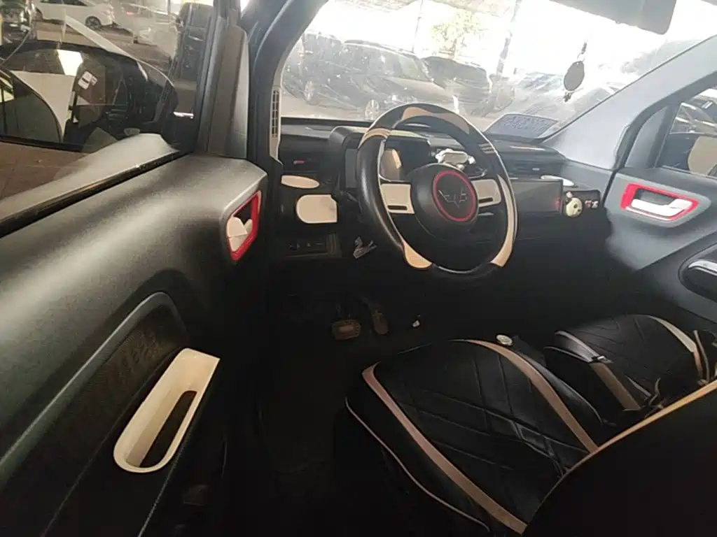 Wuling MINIEV — миниатюра 19