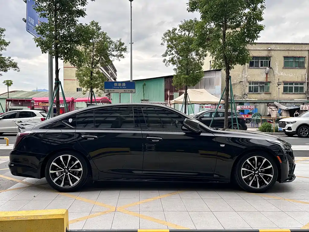 Cadillac CT5 — миниатюра 7