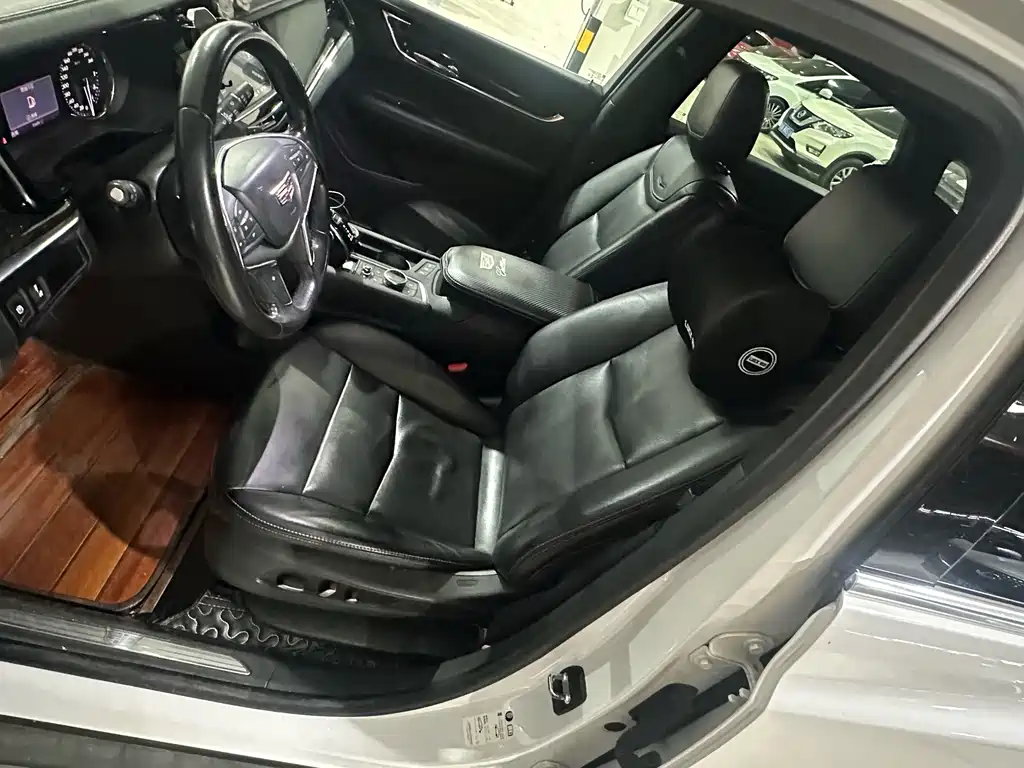 Cadillac XT5 — миниатюра 7