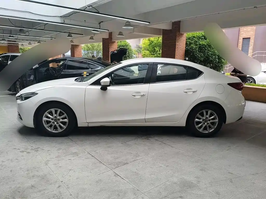 Mazda 3 Axela — миниатюра 2