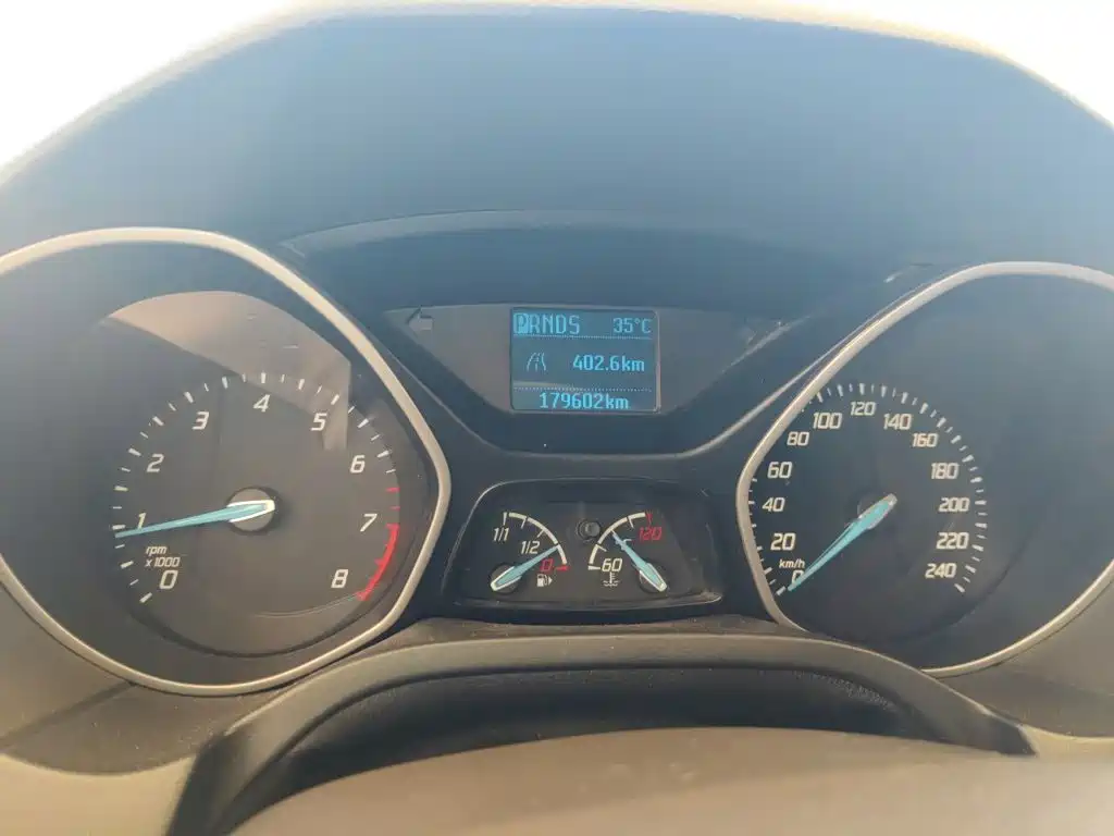 Ford Focus — миниатюра 8