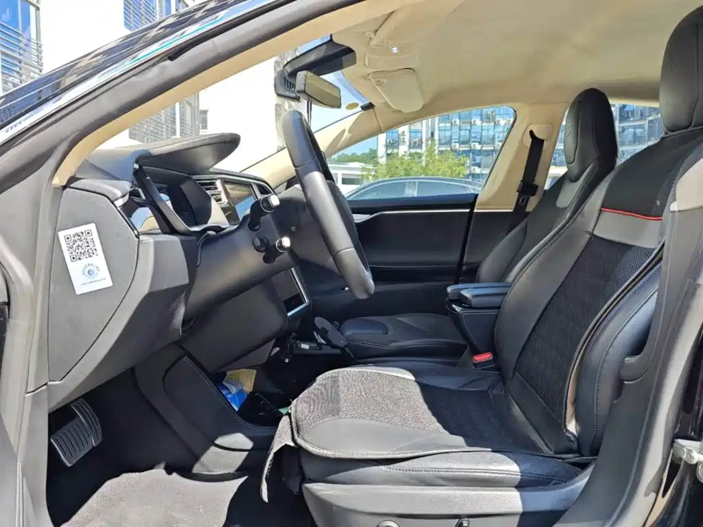 Tesla Model S — миниатюра 8