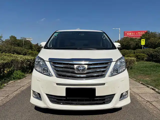 2013 Toyota Alphard