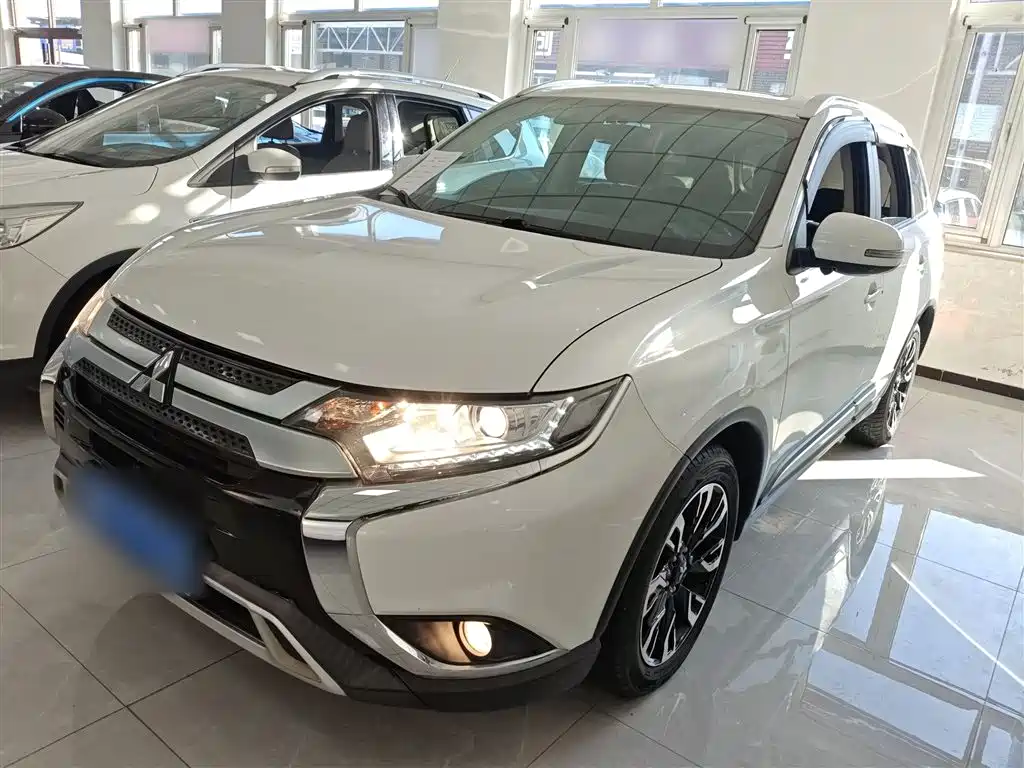 Mitsubishi Outlander 2020