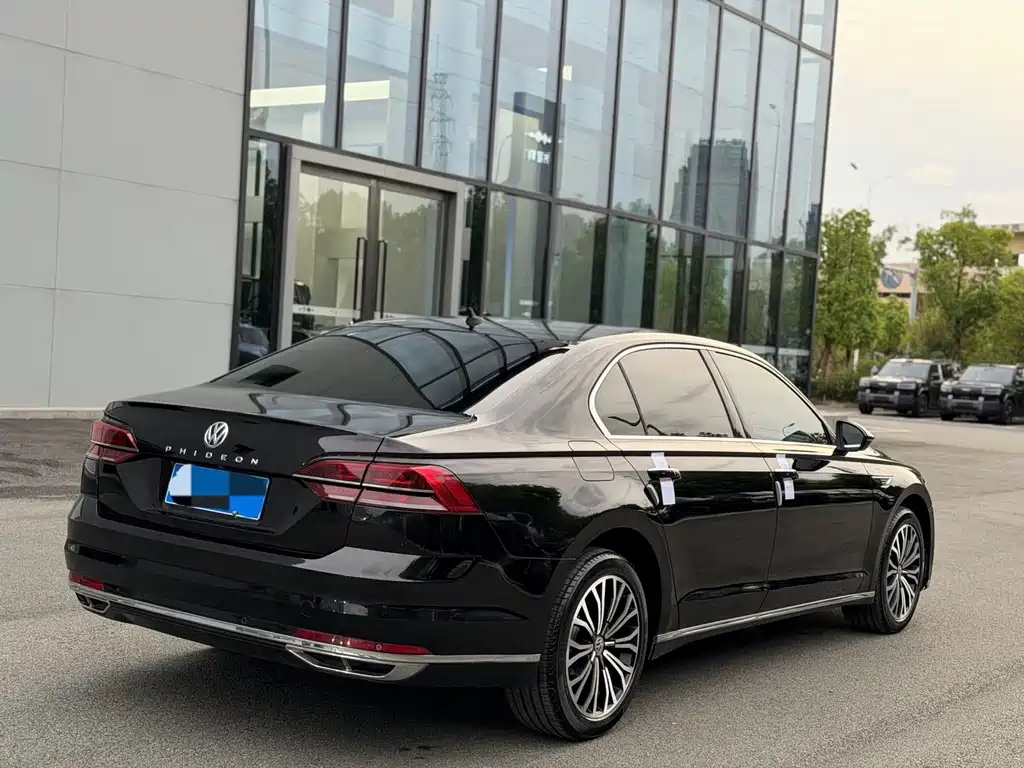 Volkswagen Phideon — миниатюра 9