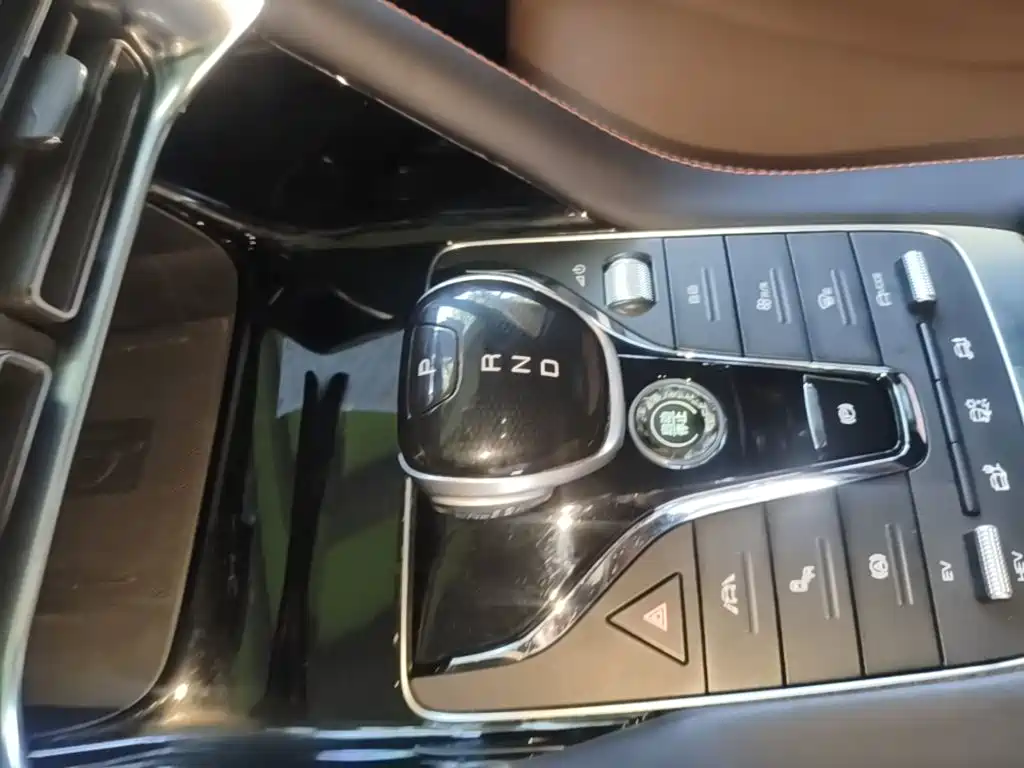 BYD PLUS New Energy — миниатюра 14