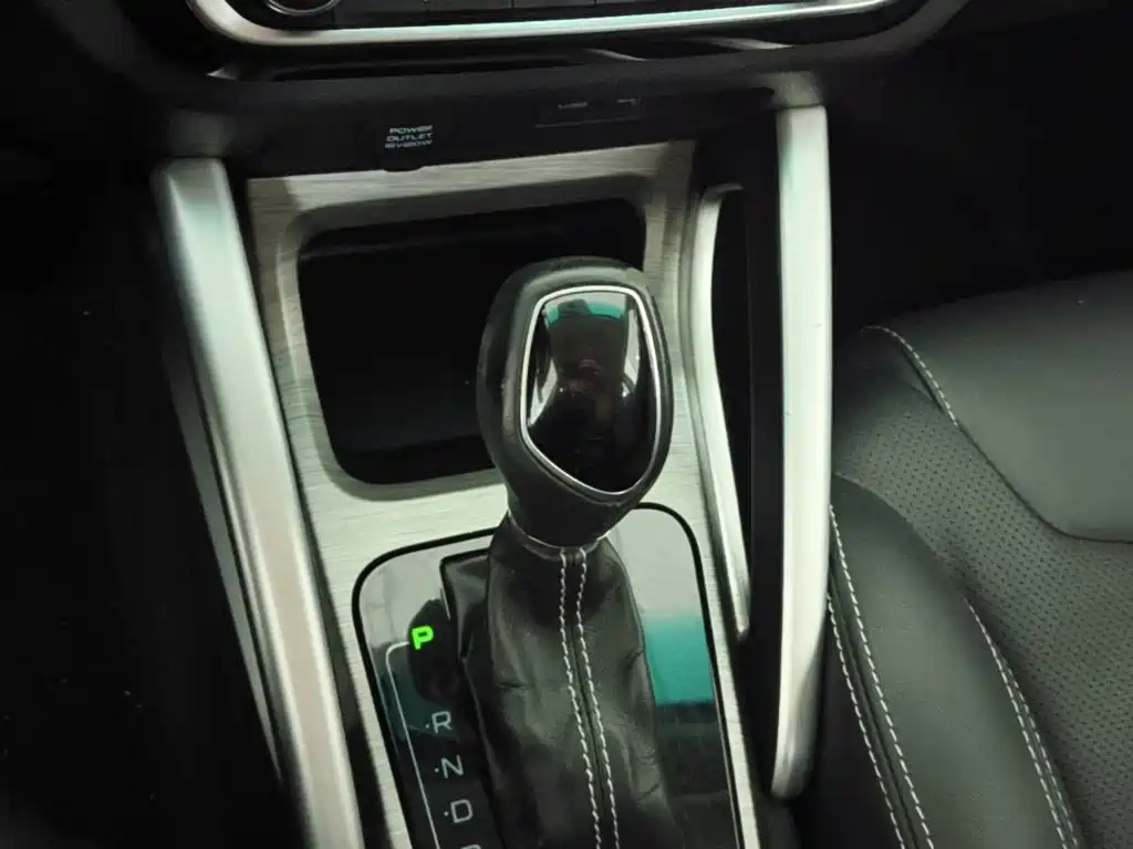 Geely Vision X3 — миниатюра 10