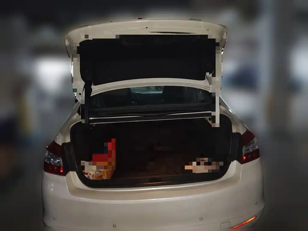 Peugeot 408 — миниатюра 10
