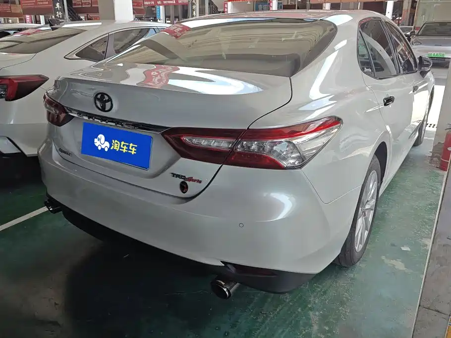 Toyota Camry — миниатюра 3