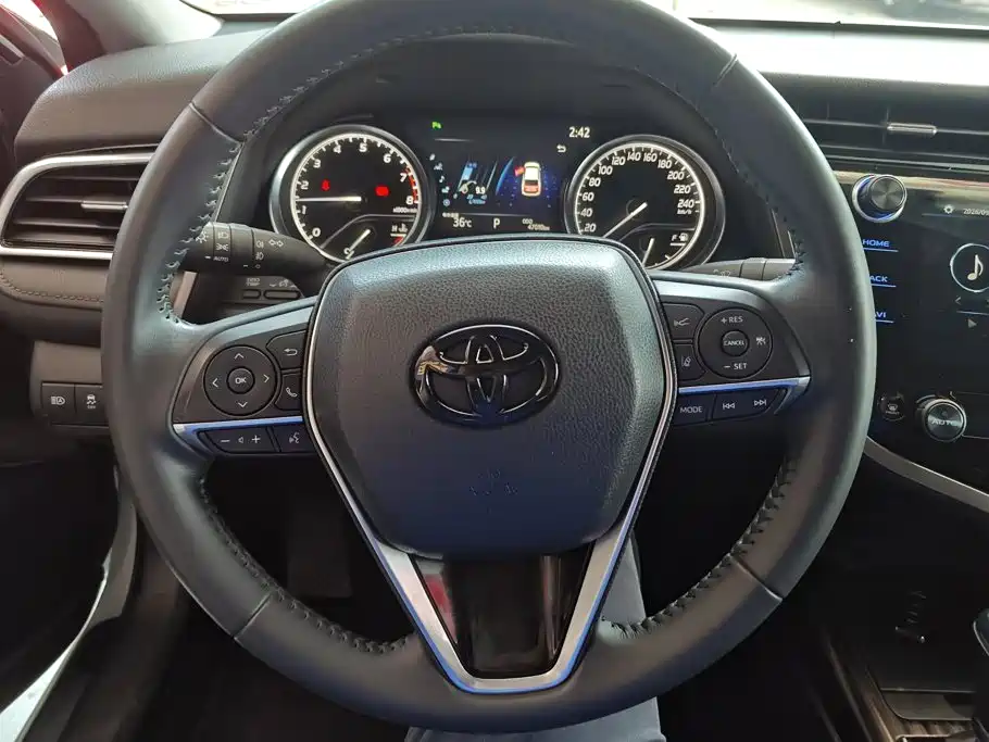 Toyota Camry — миниатюра 15