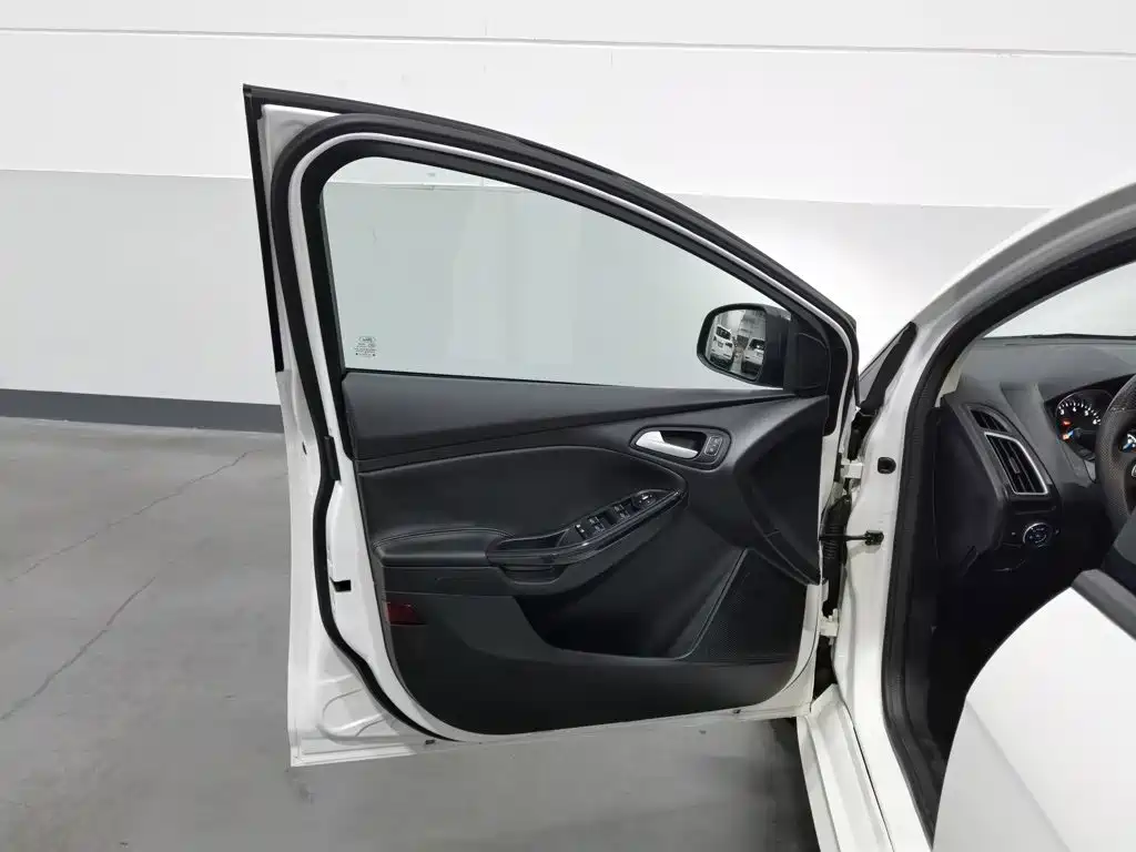 Ford Focus — миниатюра 8
