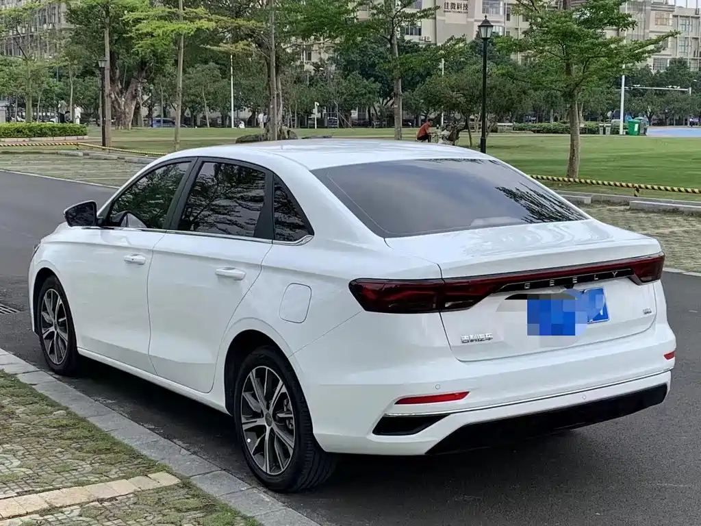 Geely Emgrand — миниатюра 6