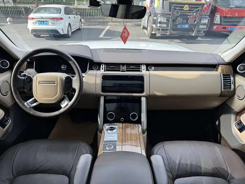 Land Rover Range Rover — миниатюра 6