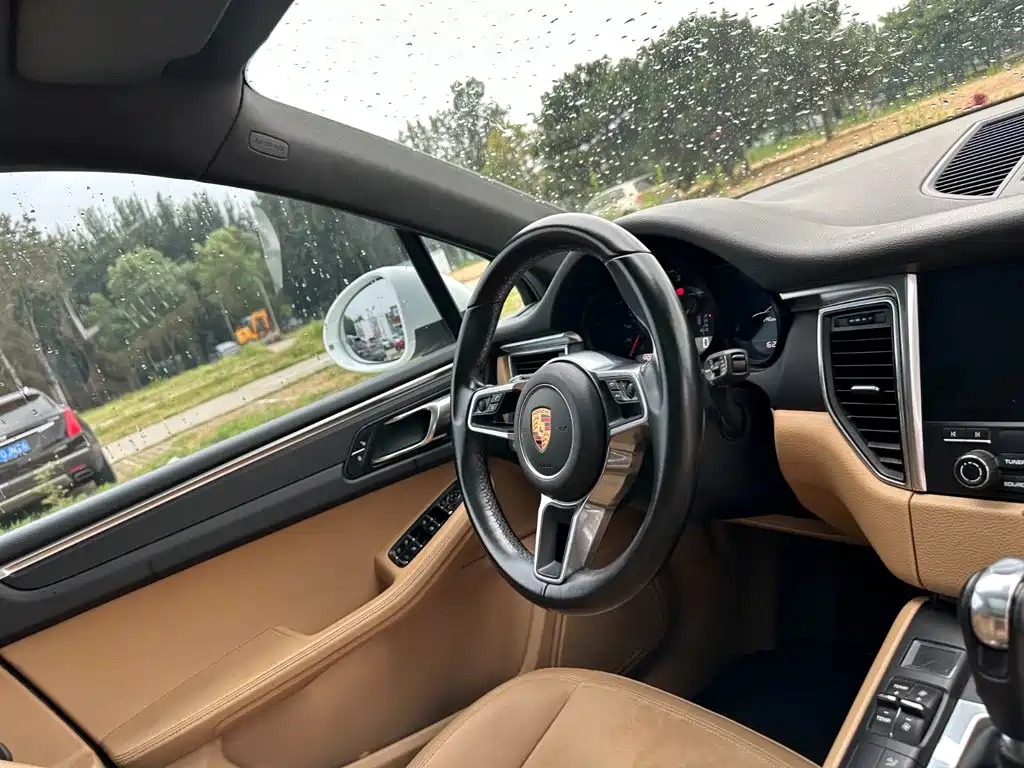 Porsche Macan — миниатюра 18