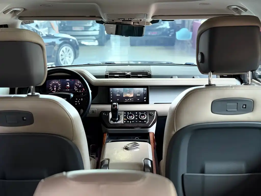 Land Rover Defender — миниатюра 20