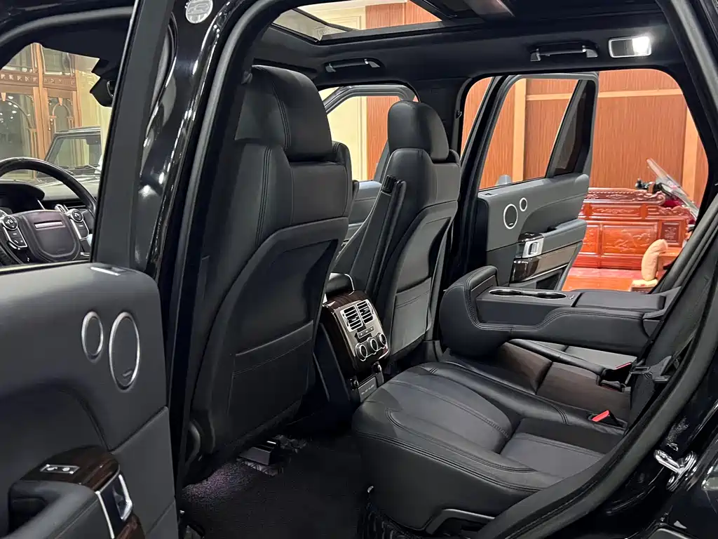 Land Rover Range Rover — миниатюра 12