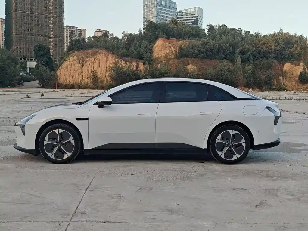 XPeng MONA M03 — миниатюра 10