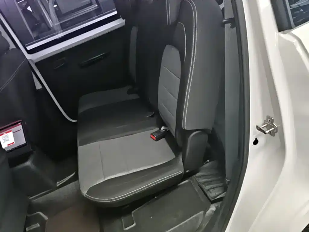Wuling Hongguang PLUS — миниатюра 17