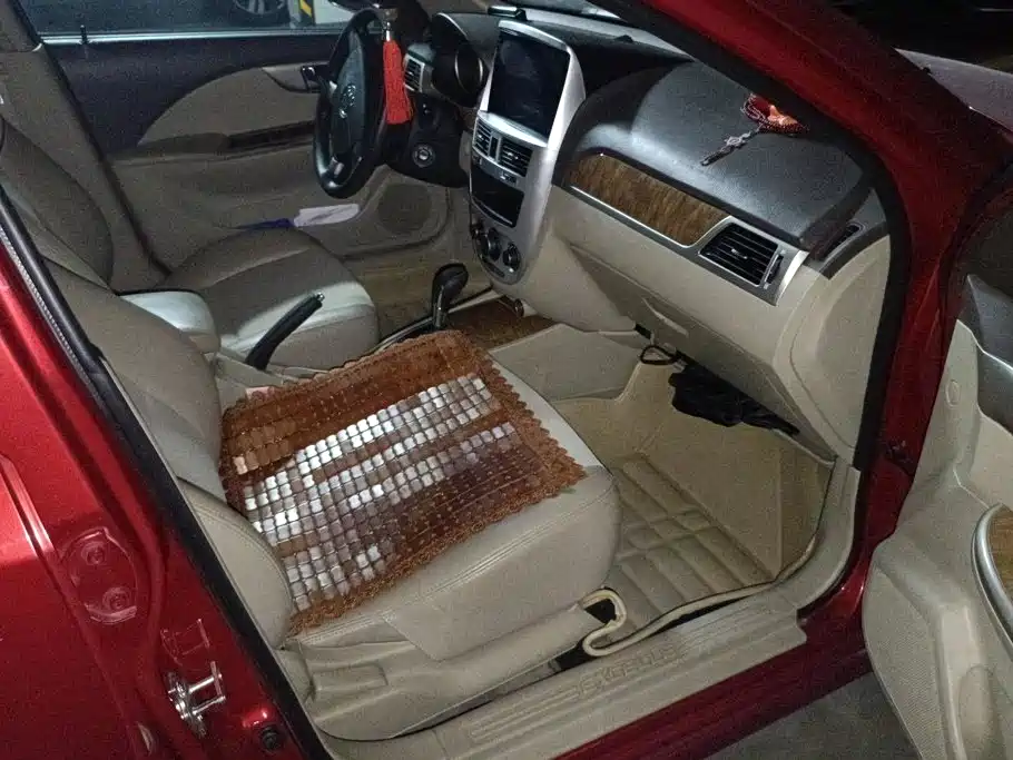 Buick Excelle — миниатюра 8