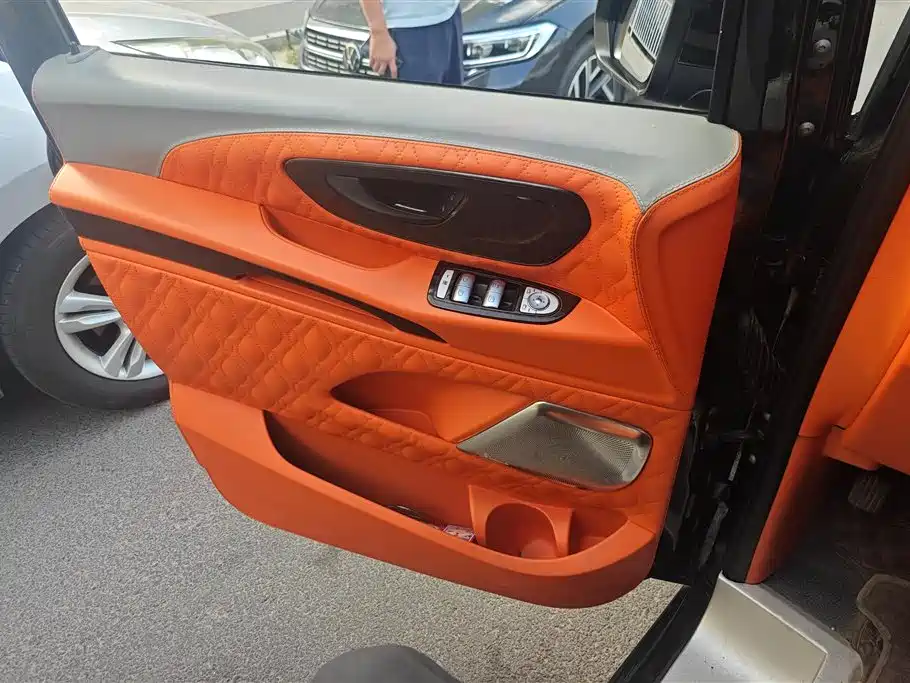 Mercedes-Benz Vito 2021 2.0T Elite 7 мест