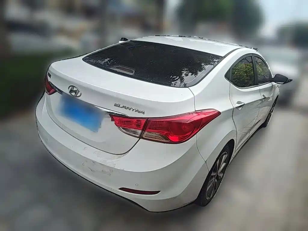 Hyundai Elantra Langdong — миниатюра 12