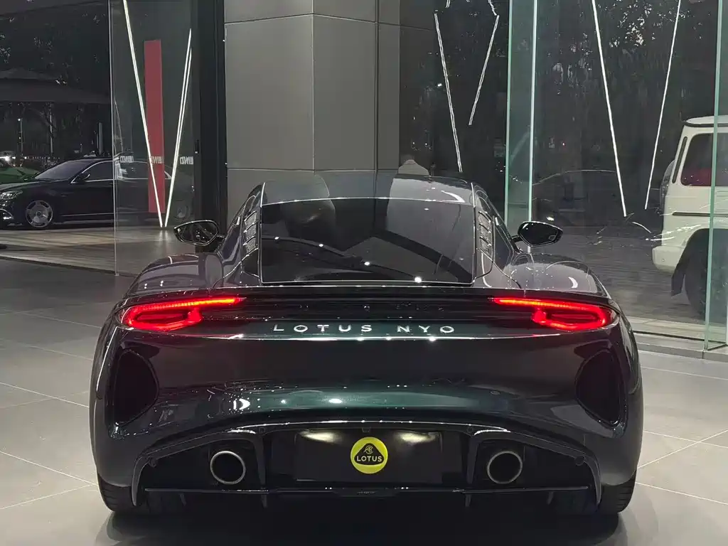 Lotus Emira — миниатюра 2
