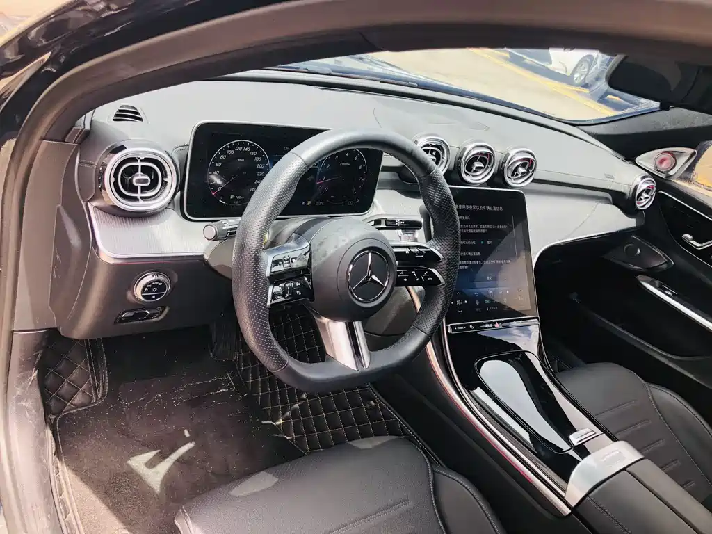 Mercedes-Benz C-Class — миниатюра 13