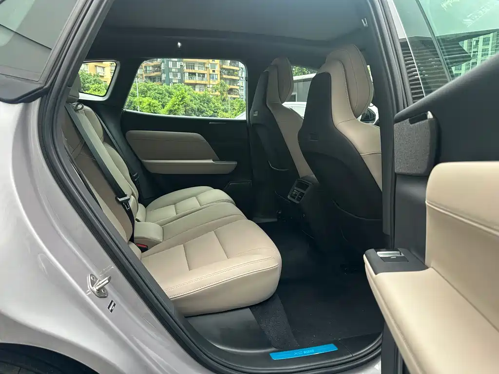 Volvo гибрид Volvo XC70 plug-in — миниатюра 18