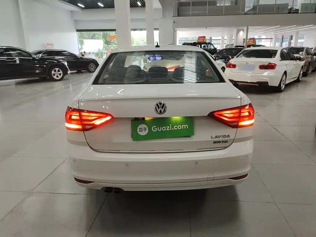 Volkswagen Lavida — миниатюра 6
