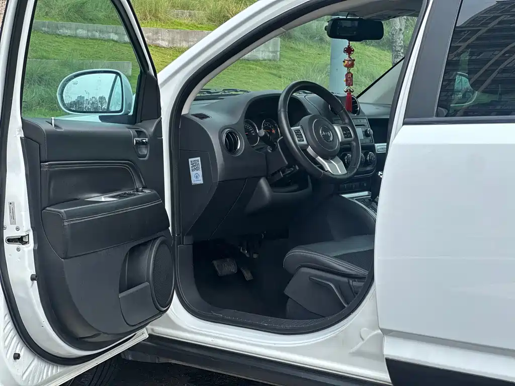 Jeep Compass (Import) — миниатюра 18